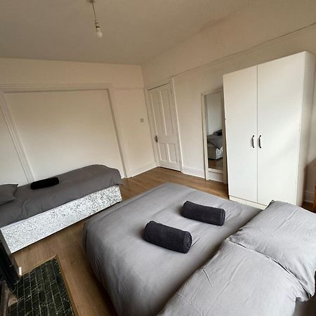 Very Nice Triple Room At 2 Iveragh Rd-5 Dublino Esterno foto