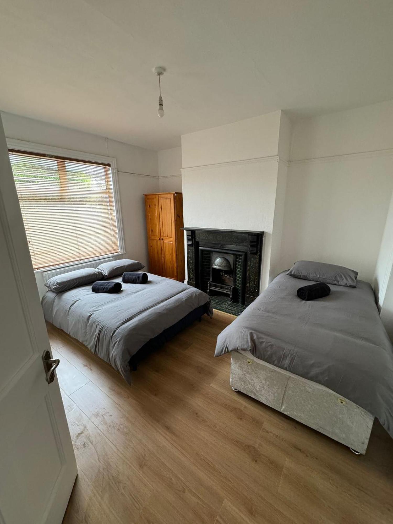 Very Nice Triple Room At 2 Iveragh Rd-5 Dublino Esterno foto